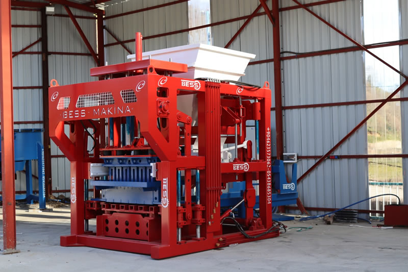 Concrete_Brick_Machine_Bess_PRS400.jpg