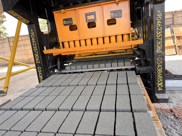 Hollow_Concrete_Block_Production_In_Ethiopia_jijiga.JPG