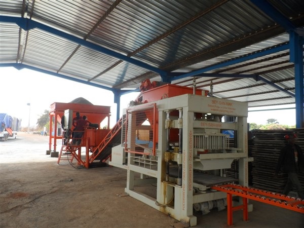 Hollow block making machine in Nigeria
