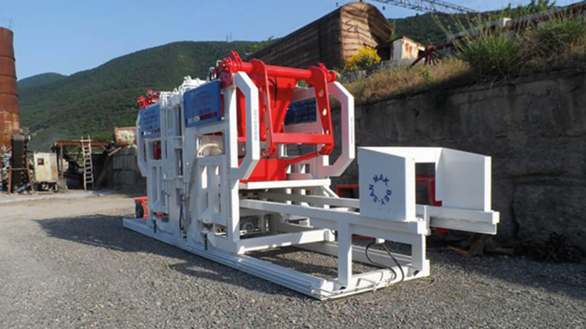 Semi-Automatic-Paving-Block-Making-Machine.jpg