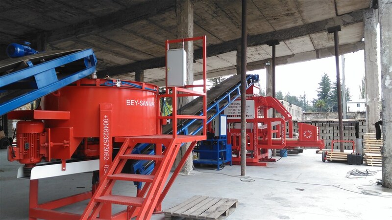 concrete_block_making_machine_for_sale_in_africa_ghana.jpg