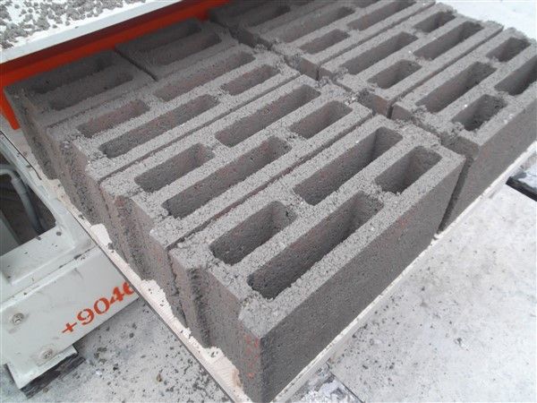 concrete_block_pallets.jpg